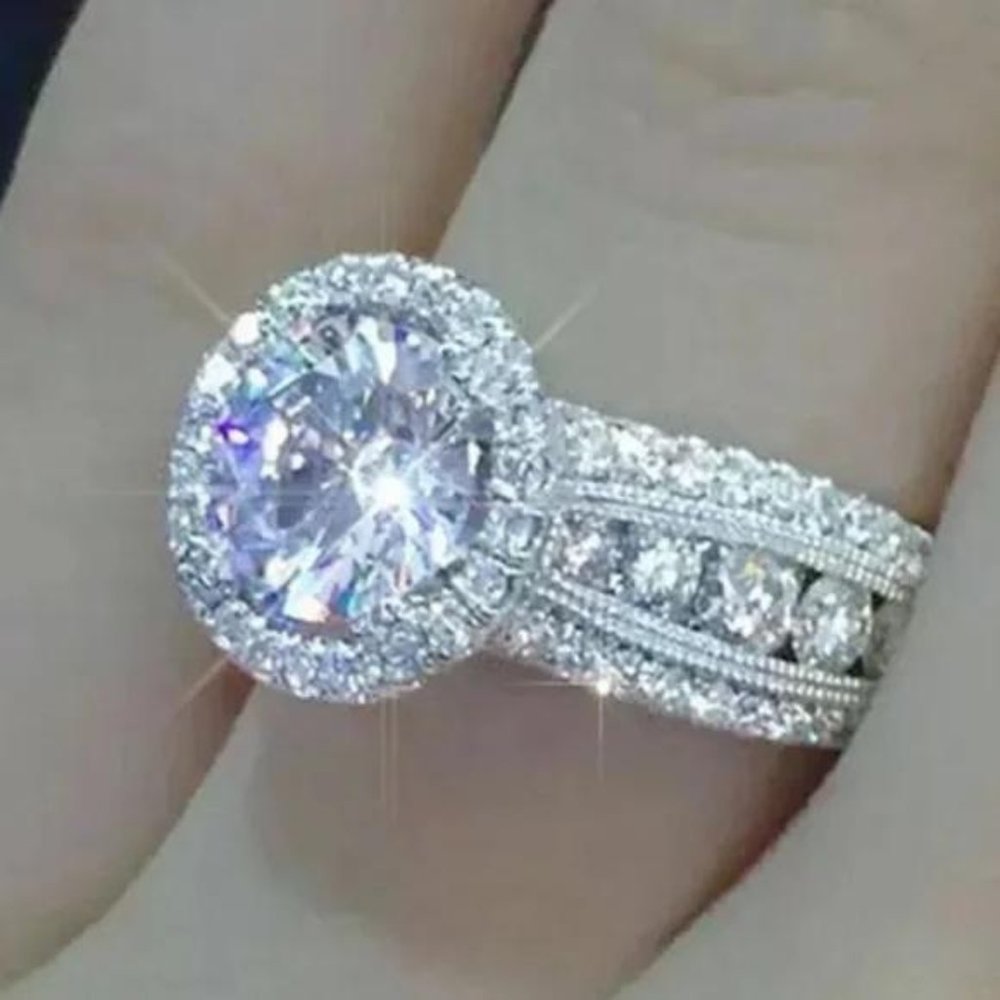 HALO 925 STERLING SILVER DIAMOND RING, CUTE RING, SHINY RING.